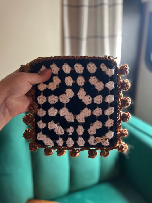 The GRĖNHŌUSE Skincare Bag