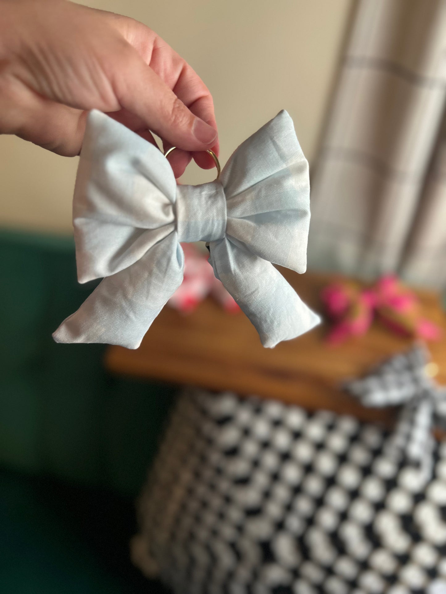 Bow Chapstick Holder