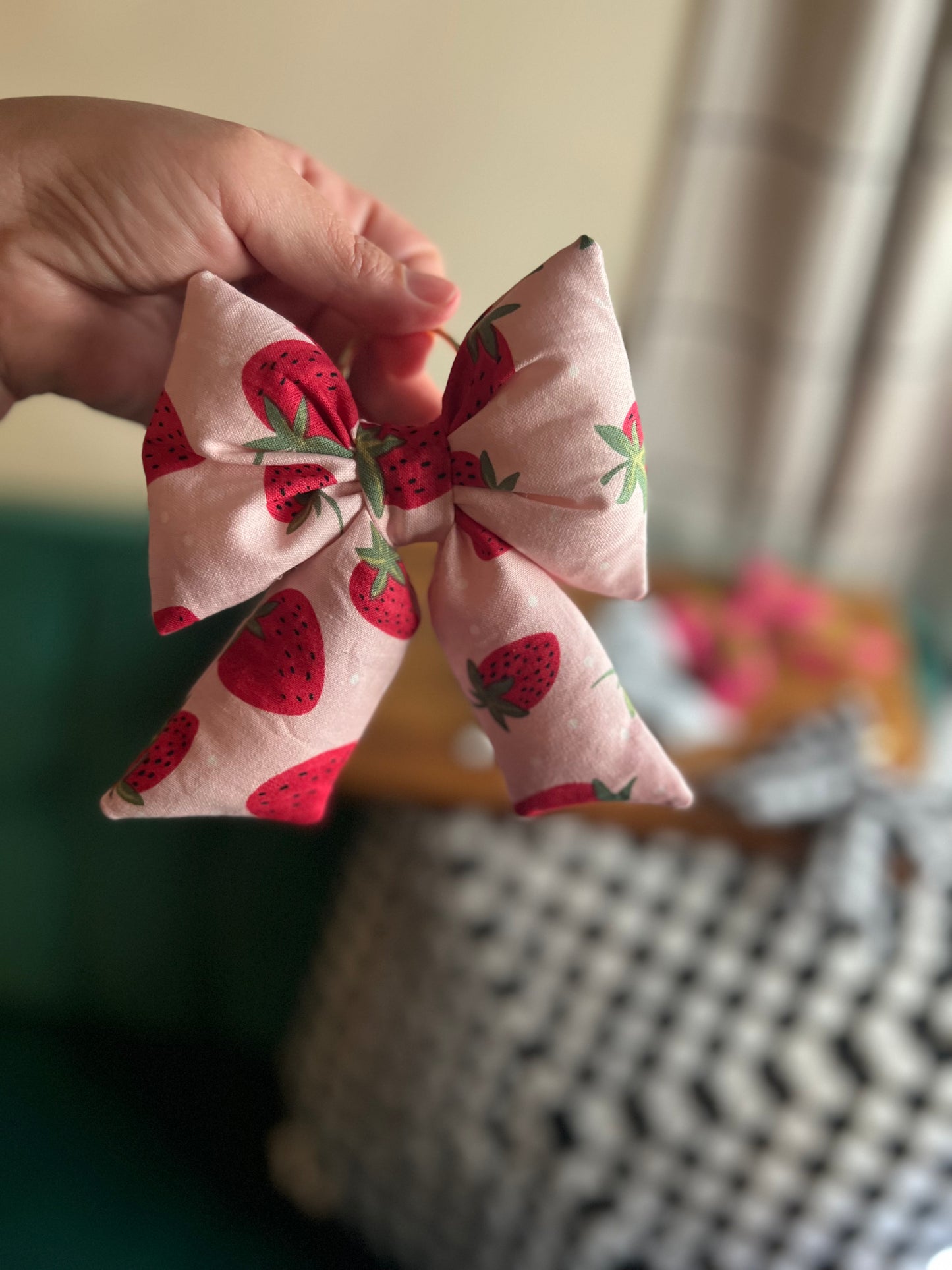 Bow Chapstick Holder